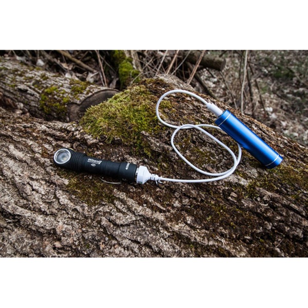 Фонарь Armytek Wizard Pro XHP50 v3 USB (теплый свет) серебро