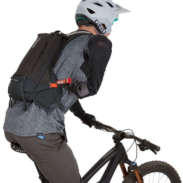 Гидратор Thule Rail 8L Obsidian