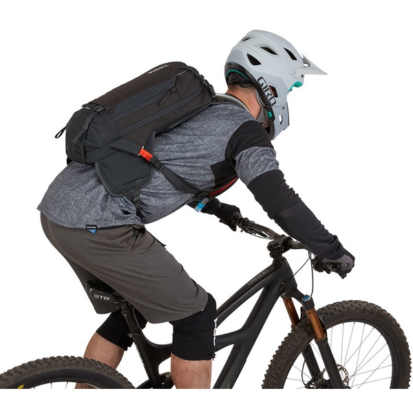 Гидратор Thule Rail Pro 12L Obsidian