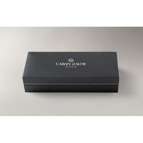 Перьевая ручка Caran d'Ache Ecridor Chevron GP, F