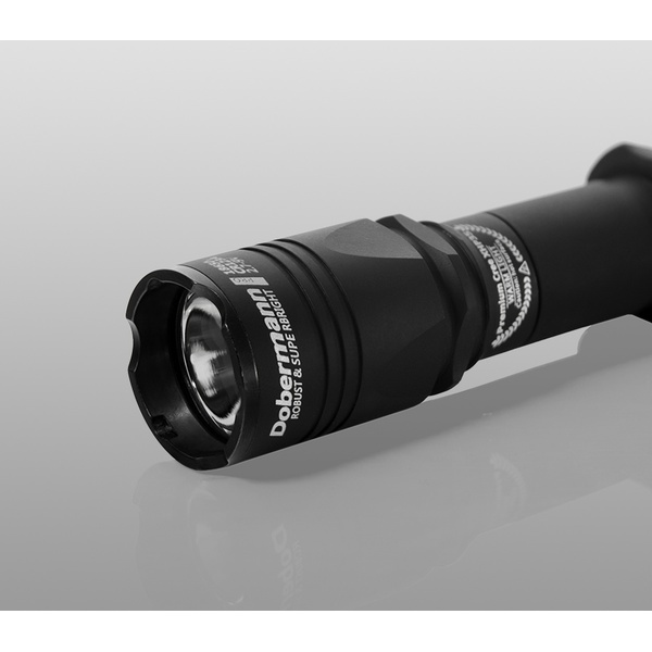 Фонарь тактический ArmyTek Dobermann Pro XHP35 HI теплый свет
