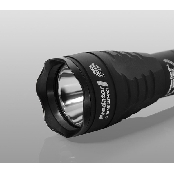 Фонарь тактический ArmyTek Predator V3 теплый свет
