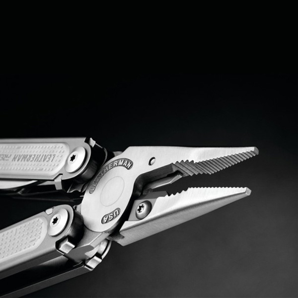 Мультитул Leatherman Free P2