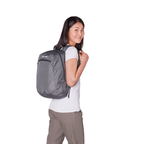 Рюкзак Tatonka Squeezy 18 titan grey