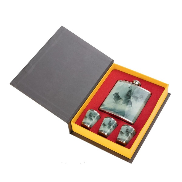 Набор (фляжка + 3 стопки) Helios Книга охотника Волки (HS-KO-W-A19)