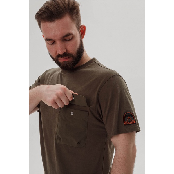 Футболка Remington Never Spot Exploring