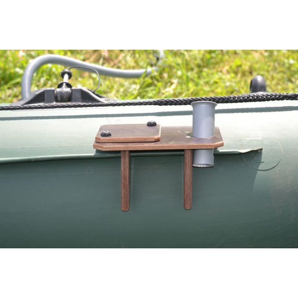 Столик для эхолота Урма №6 с держателями для спиннинга