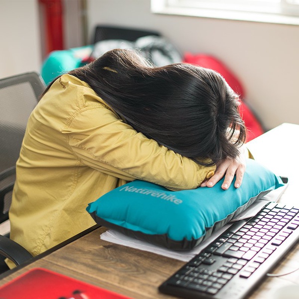 Подушка Naturehike Glamping/Camping/Travel/Office/Car (самонадувная) голубой