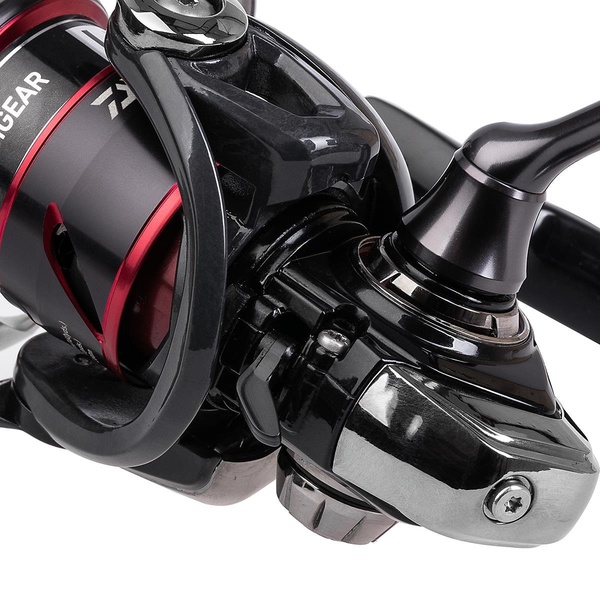Катушка Daiwa 20 Fuego LT 2000