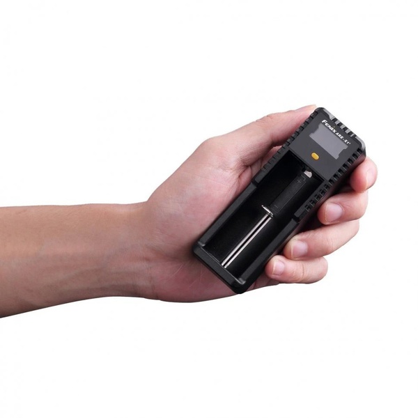 Устройство зарядное Fenix ARE-X1+ (26650, 18650, 16340, 14500, 10440, AA, AAA, C)