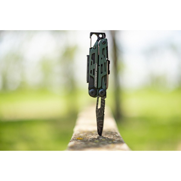 Мультитул Leatherman Signal (19 функц., нейлон. чехол) Зелёный