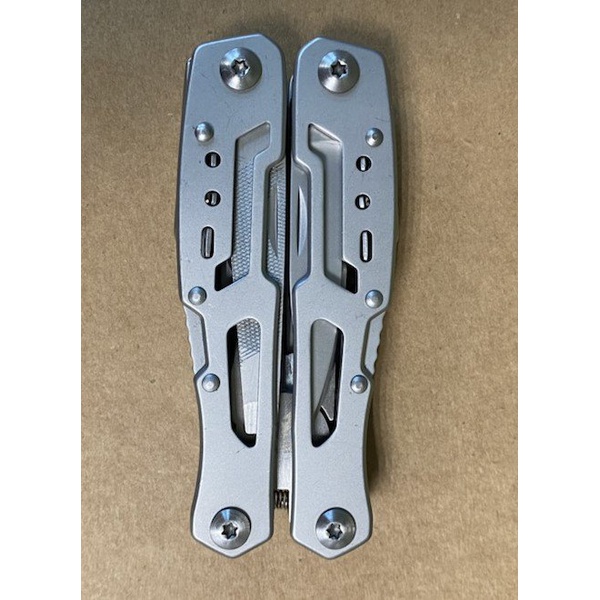 Мультитул Traveler MQ051G