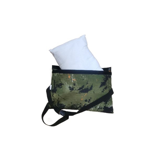 Подушка туристическая Пингвин (съемная наволочка) 45х30 см