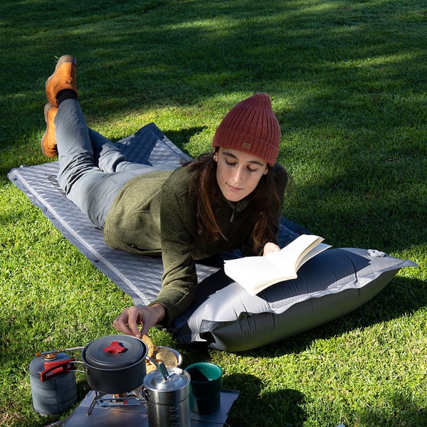 Коврик Naturehike CNK2300DZ014 D01 (самонадувной, c подушкой) серый, 6 см