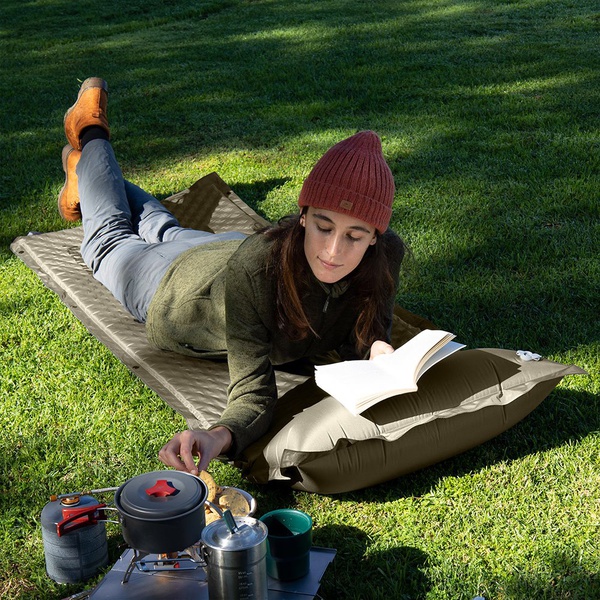 Коврик Naturehike CNK2300DZ014 D01 (самонадувной, c подушкой) зеленый, 3 см