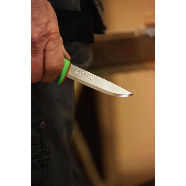 Нож Morakniv Basic 546 (лимитированный 2024) зеленый/терракотовая вставка