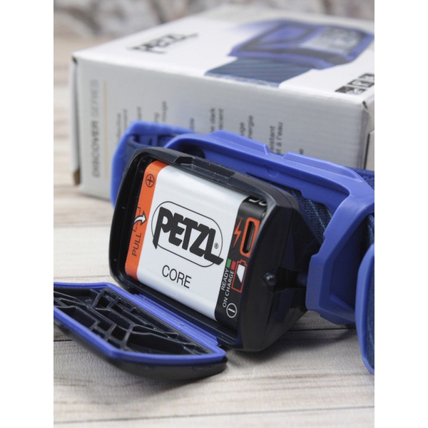 Фонарь налобный Petzl Tikka Core (450 лм, аккумулятор) синий