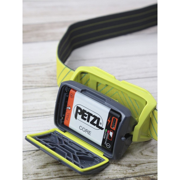 Фонарь налобный Petzl Tikka Core (450 лм, аккумулятор) желтый