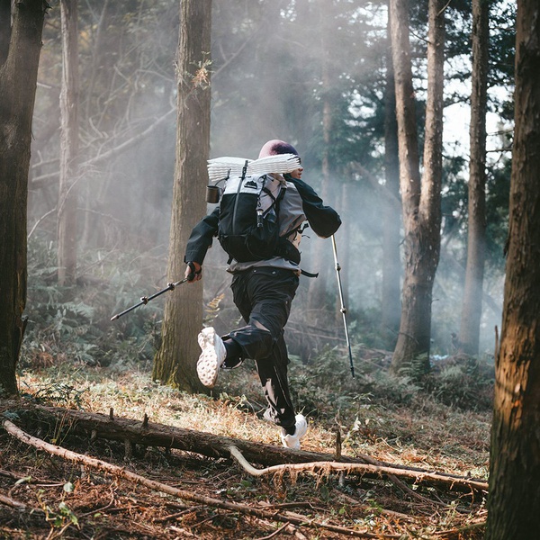 Рюкзак Naturehike Helium CNK2300016 (30+5 л) белый с черным