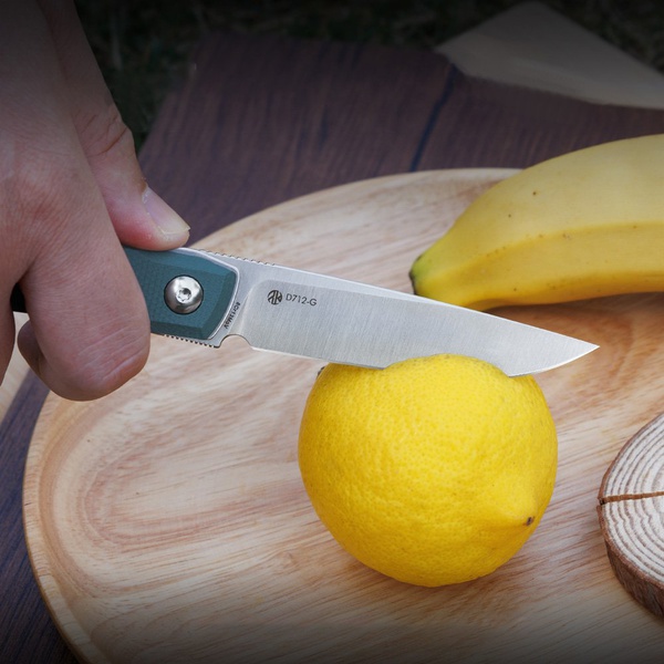 Нож складной Ruike D712